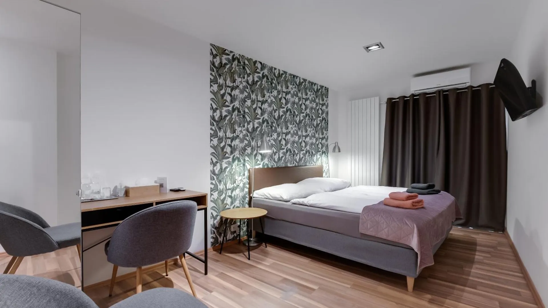 Vv Hotel & Apartments Μπρνο 3*,